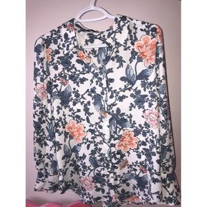 Long sleeve blouse with flowers 😍